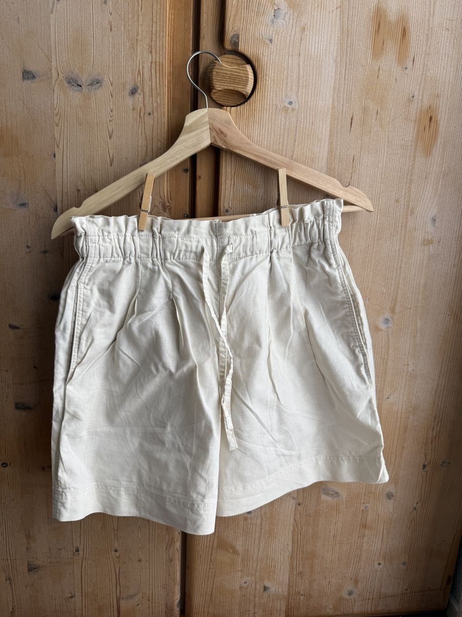 Uniqlo Pantaloni: Uniqlo linen shorts size S/M – Usato da Zürich venduto da Eb_ 1