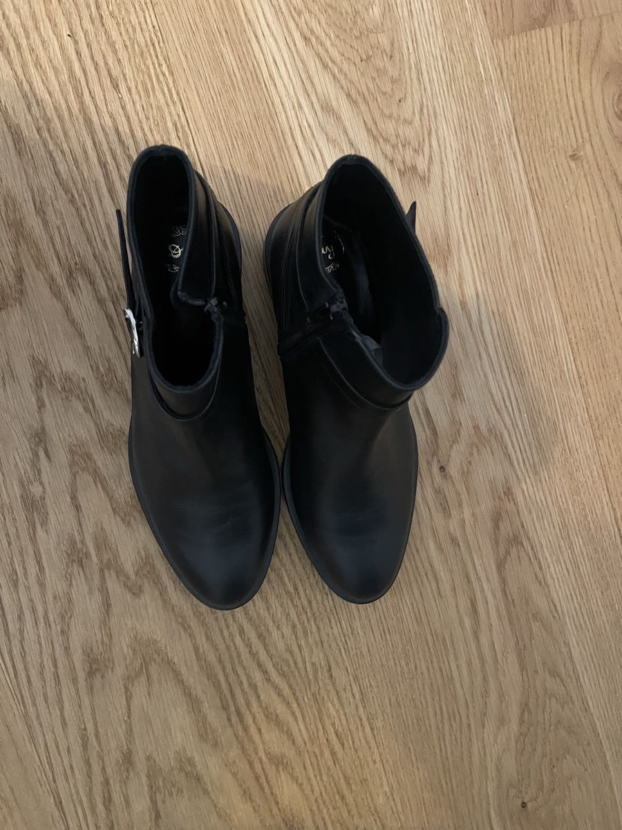 Scarpe da donna: Schwarze Winterstiefeletten, Grösse 39, Neuwertig – Nuovo e nell'imballaggio originale da Fahrweid venduto da meded 1