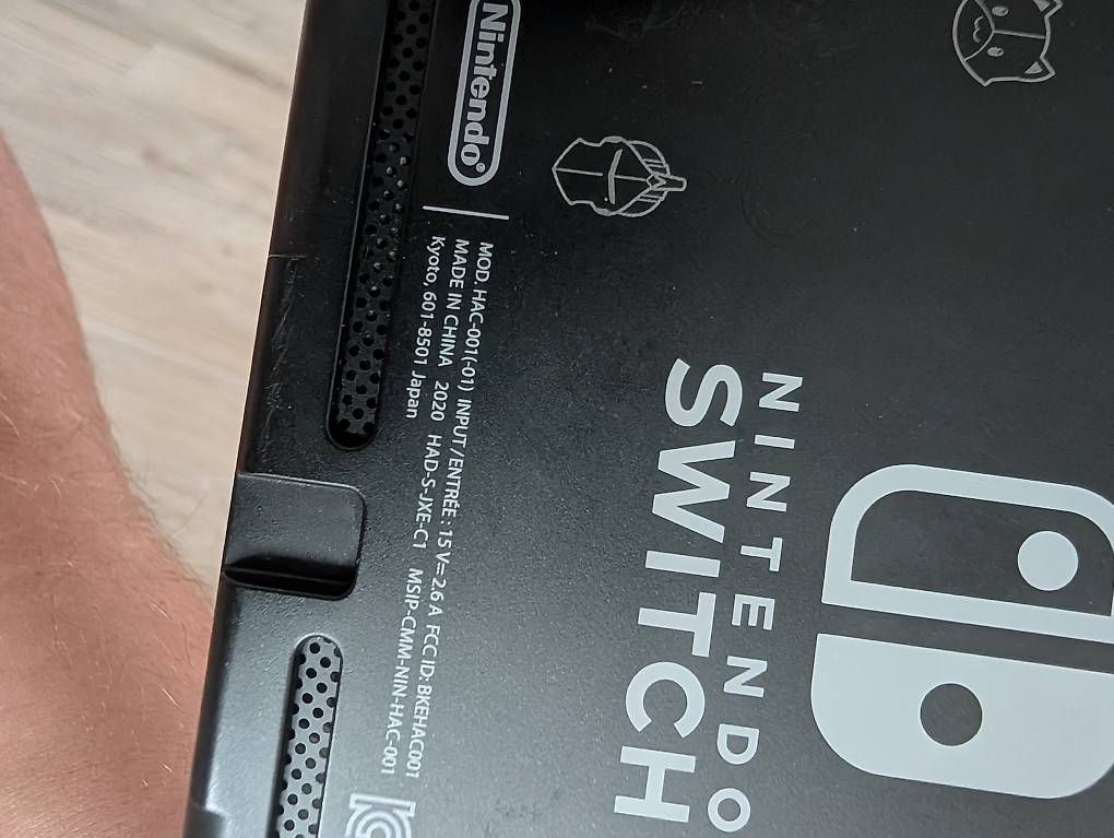 Consoles: Nintendo Switch Konsole – D'occasion à Allschwil par mangojuice 1
