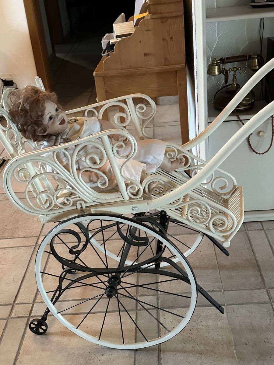 Carrozzine per bambole: Puppen-/Kinderwagen antik – Usato da Seengen venduto da sandma04