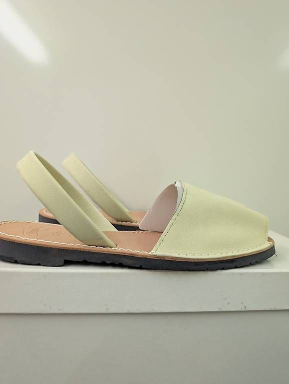 Chaussures femmes: Sommer Schuhe ungetragen – D'occasion à Uitikon Waldegg par Csilli 2