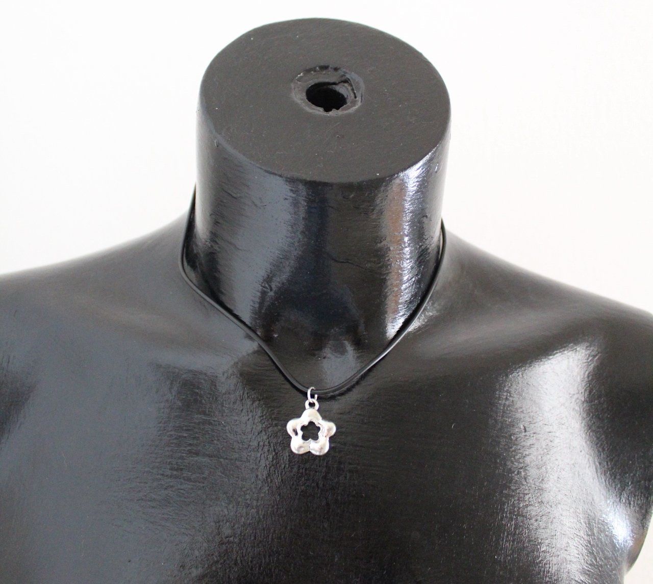 Catenine: Neu, Modeschmuck Kette. Länge ca.22 cm. – Usato da Locarno venduto da madame-tus-sauds 2