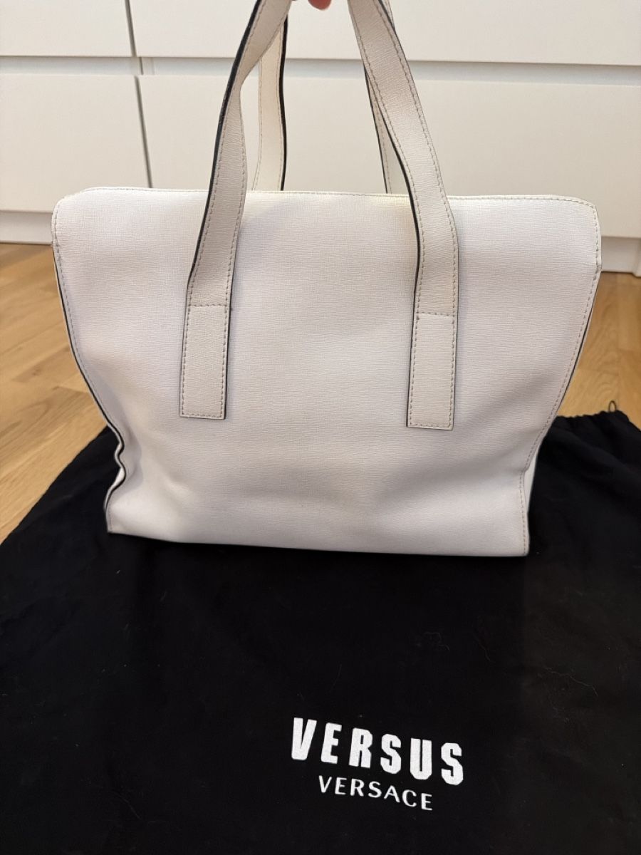 Versace Borse da donna: Versus Versace Bag  – Usato da Fribourg venduto da DayaneH. 2