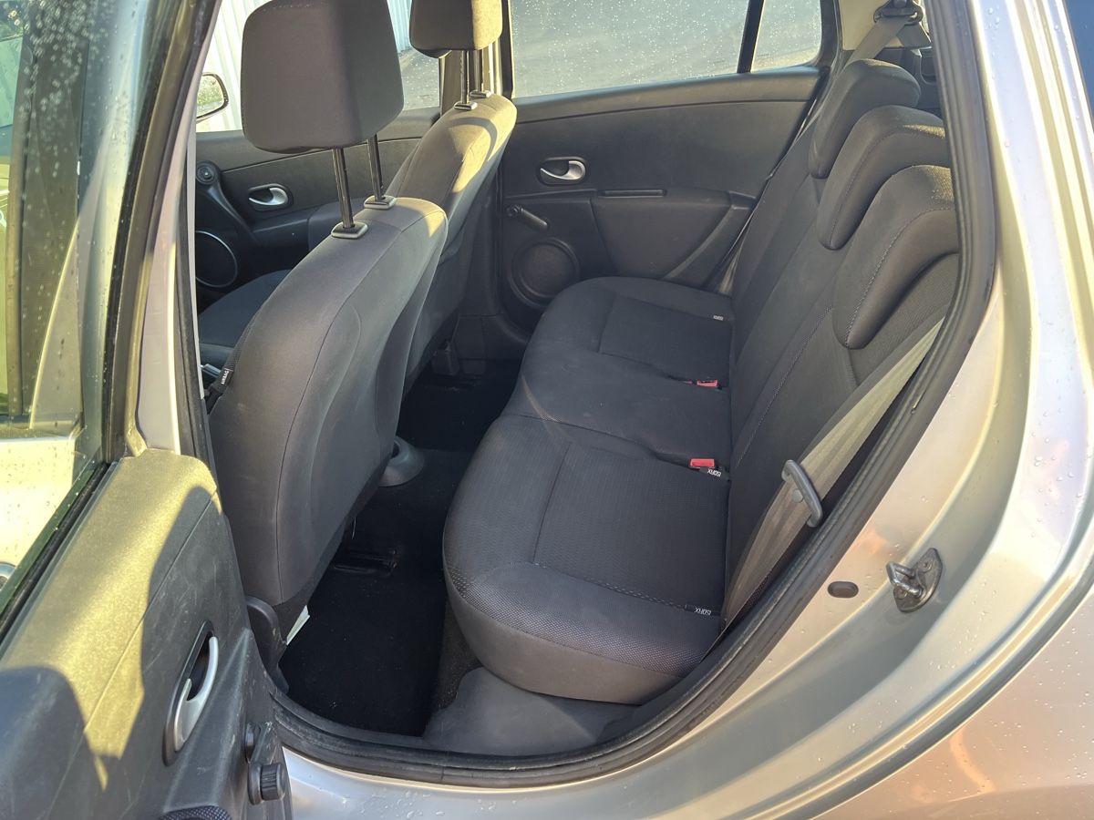 Renault Automobili: Renault Clio 1.2 16V T – Usato da Widnau venduto da flohmi84 8