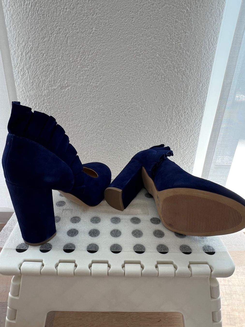 Scarpe da donna: Blaue Pumps mit Keilabsatz - ungetragen – Nuovo (secondo la descrizione) da Jona venduto da n.ferrari 1