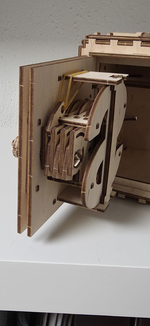 Ugears Kit di modellismo & Modellini statici: Ugears Safe Bausatz - Neuwertig – Nuovo (secondo la descrizione) da Heimenhausen venduto da rovermini 3