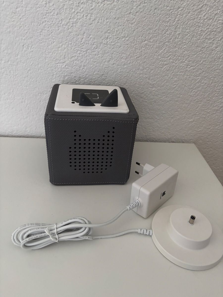 Tonies Spielzeuge: Toniebox mit Kopfhörern Grau – Gebraucht aus Wangen an der Aare von Semadeni13
