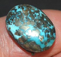 Cabochon L-8167 – Pyritisierter Türkis 18x13x7 mm 20 Karat