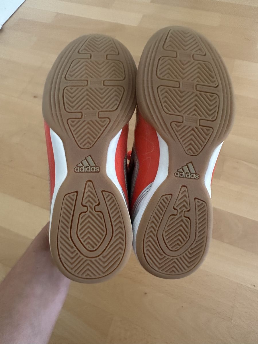 Scarpe per ragazzi: Fussball Hallenschuhe Adidas – Nuovo (secondo la descrizione) da St. Gallen venduto da SaryK 3