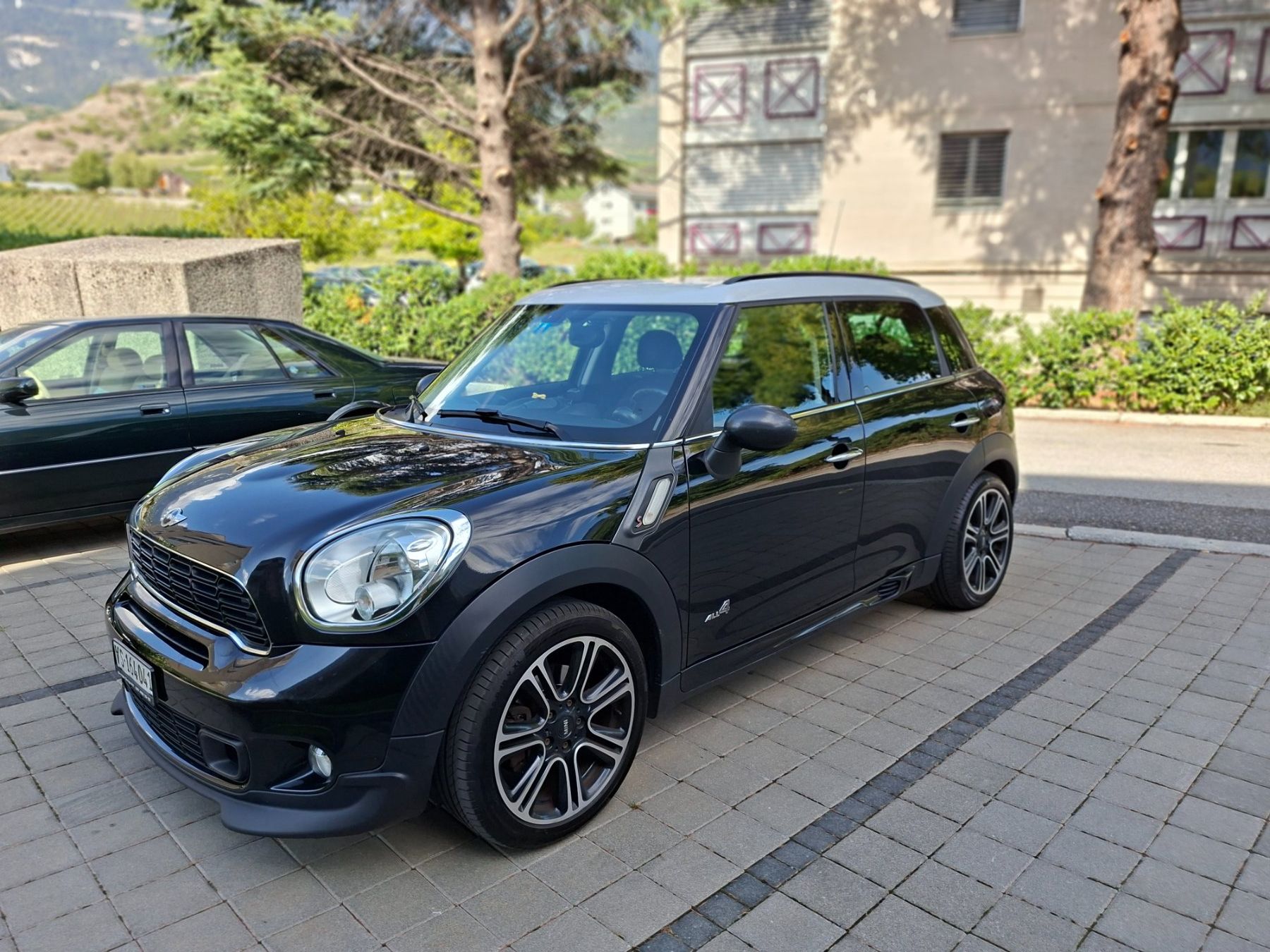 Mini Autos: Mini Cooper S All4 – D'occasion à Sierre par cri_9wzw