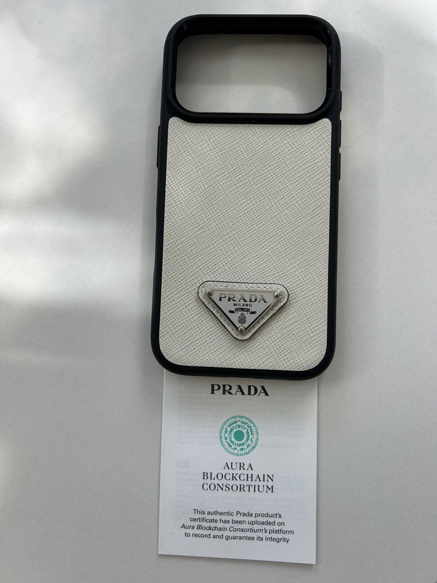 Apple Portables: Prada iPhone 17Pro Case – Neuf (Voir description) à Pfeffingen par Eva_GoVintage 1
