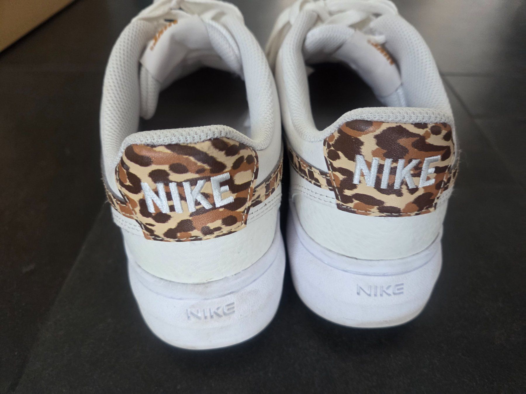 Nike Scarpe da donna: Nike Leopard Muster Gr.41 Neuwertig – Usato da Sursee venduto da Ventiduese 2