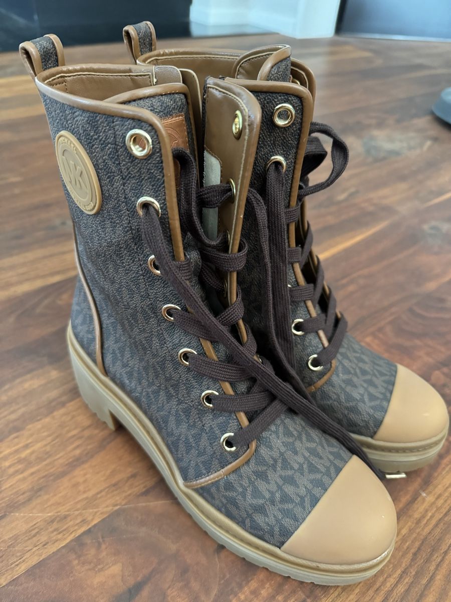 Michael Kors Scarpe da donna: Michael Kors boots – Usato da Wetzikon venduto da Emmirantatalo