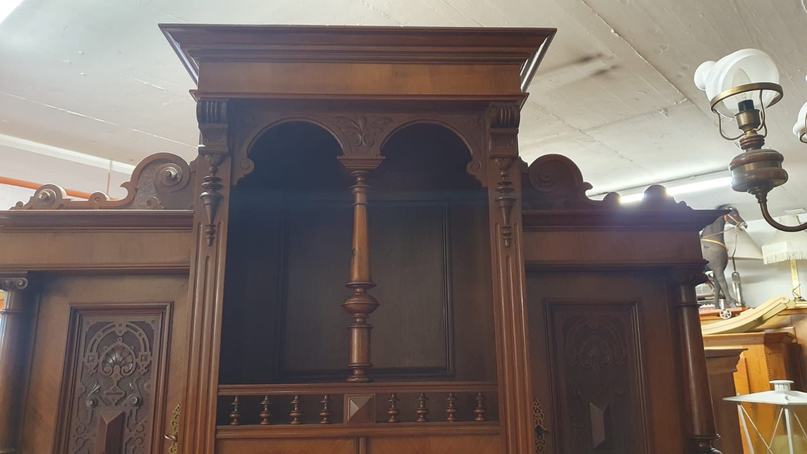 Credenze: ALTE STILL BUFFETSCHRANK – Usato da Dietikon venduto da brocki-eyra 5