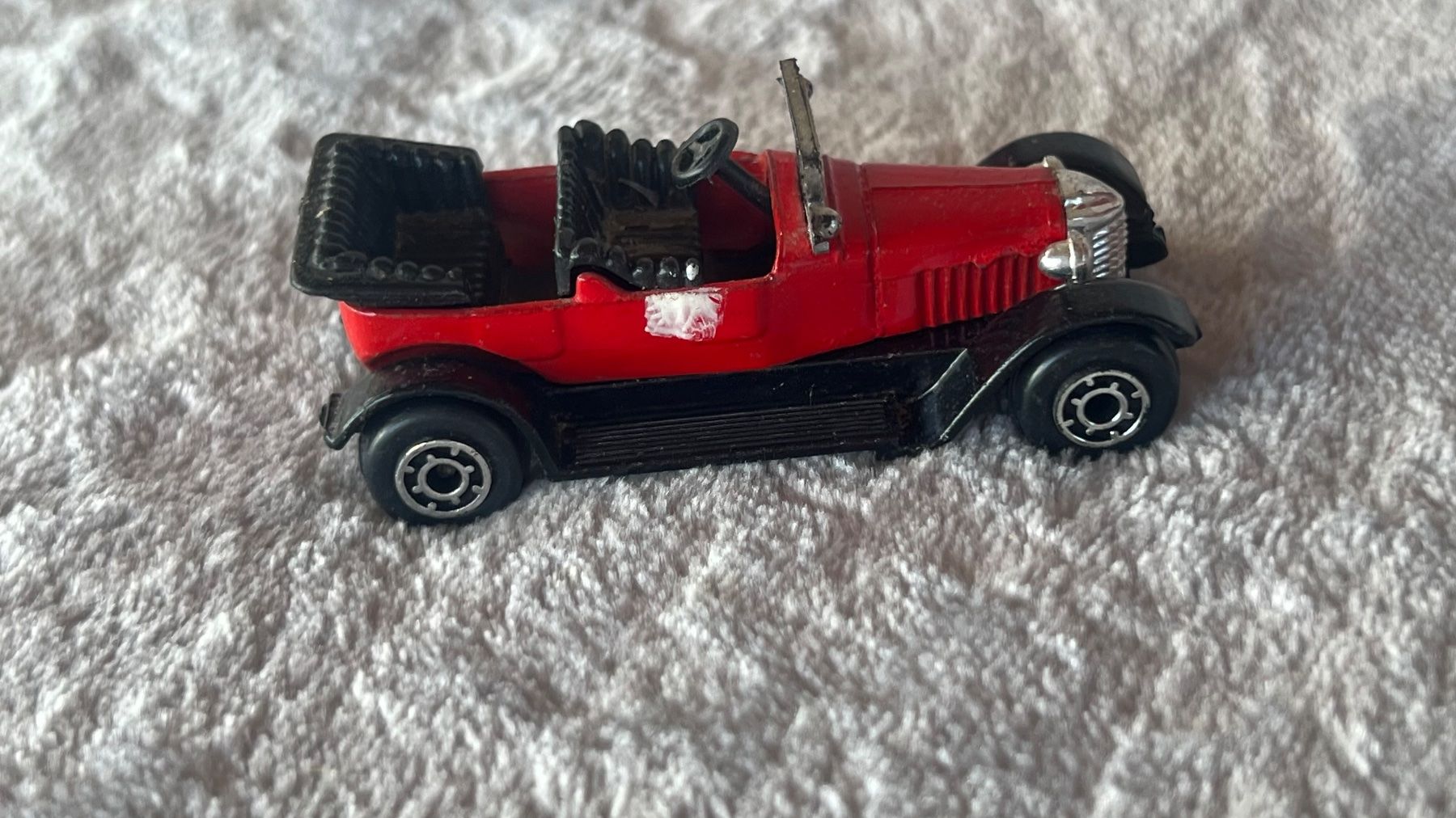 Vauxhall Modellini d'auto: Rotes Oldtimer Modellauto 1941 – Usato da Schübelbach venduto da Dolly990_2