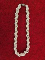 Perlenkette handgemacht weiss rosa ist ein Modeschmuck