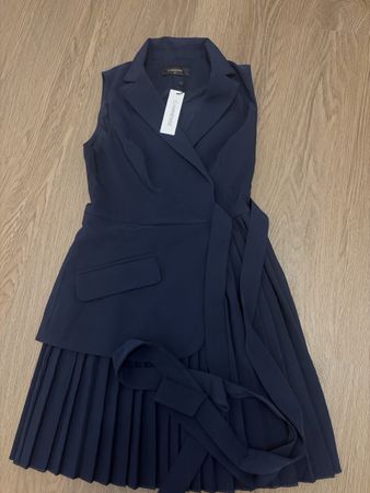 Robe  bleu marine en xs sans manches style plissée