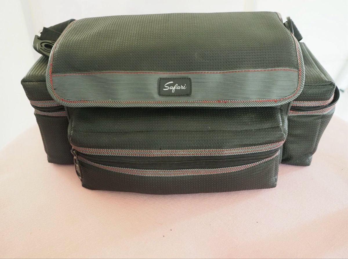 Bauer Videocamere: VHS-C camcorder mit Tasche – Difettoso da Zürich venduto da Program. 2