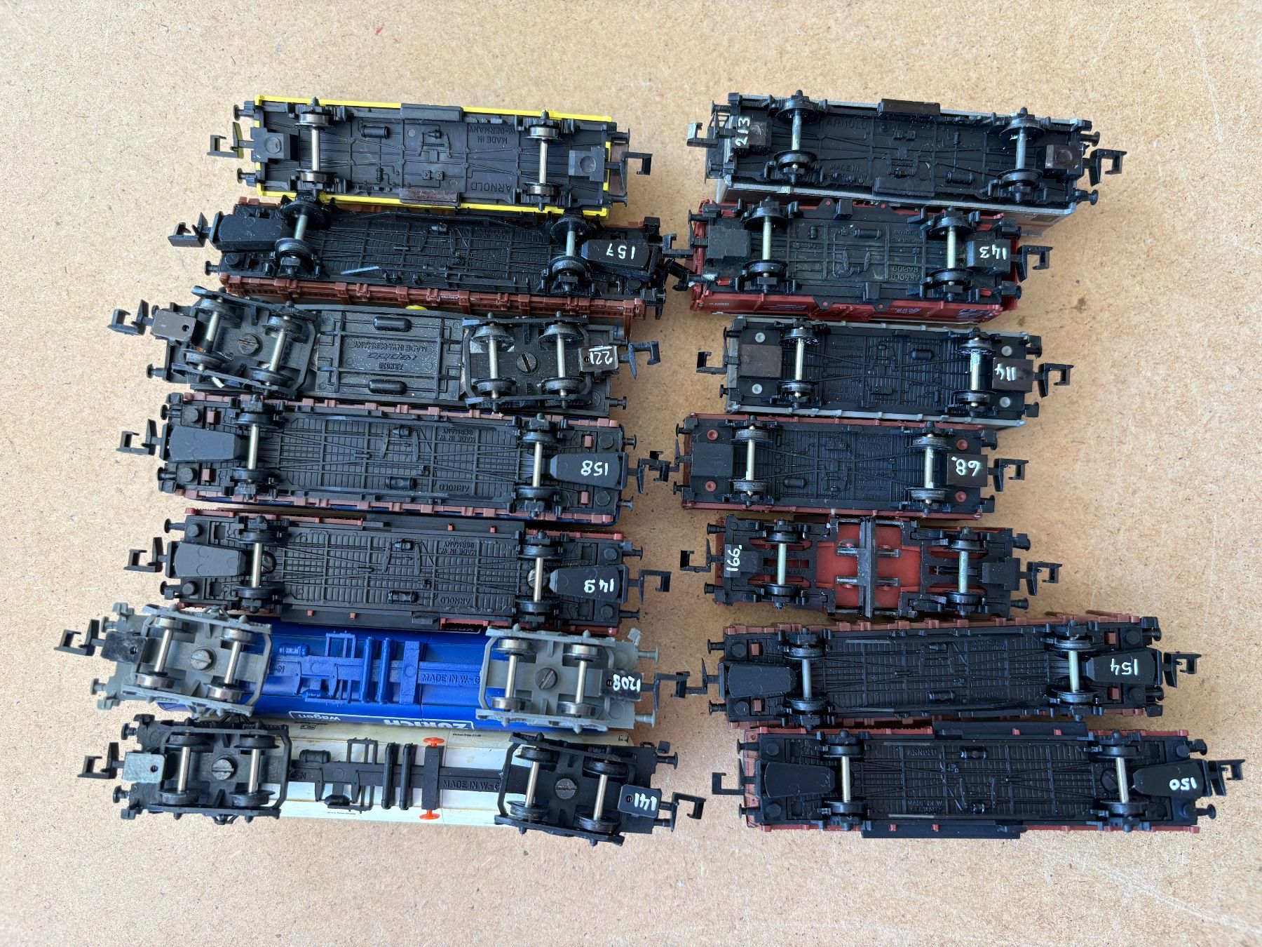 Arnold Modellini di ferrovie: 14x Arnold Guterwagen – Usato da Hauterive NE venduto da eriamch 2