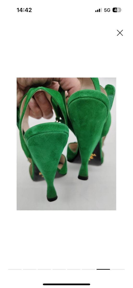 Prada Scarpe da donna: Prada Runway Green Suede Crystal Sandals size 39 – Usato da Worblaufen venduto da ble_8s65 3