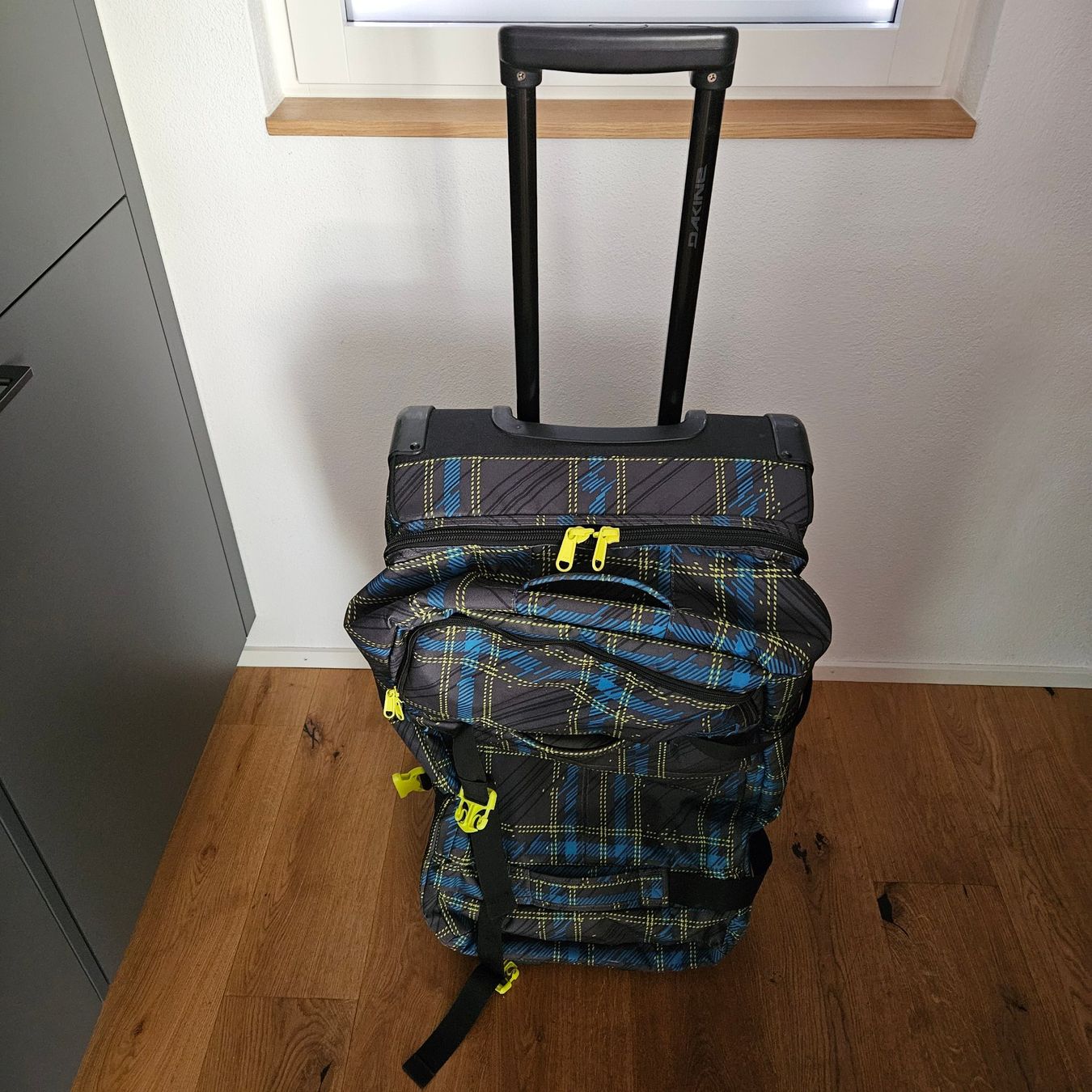 Dakine Valises de voyage: Rollkoffer Dakine – D'occasion à Rafz par Buchwerkstatt