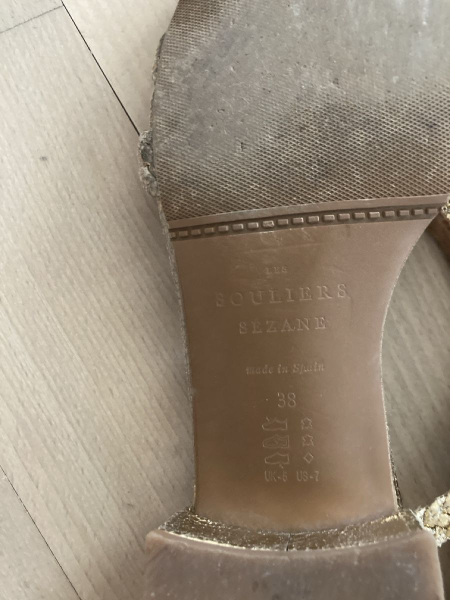 Sezane Chaussures femmes: Sezane Sandalen Gr.38 Gold  – D'occasion à Zuerich par Jim_Hatton 3