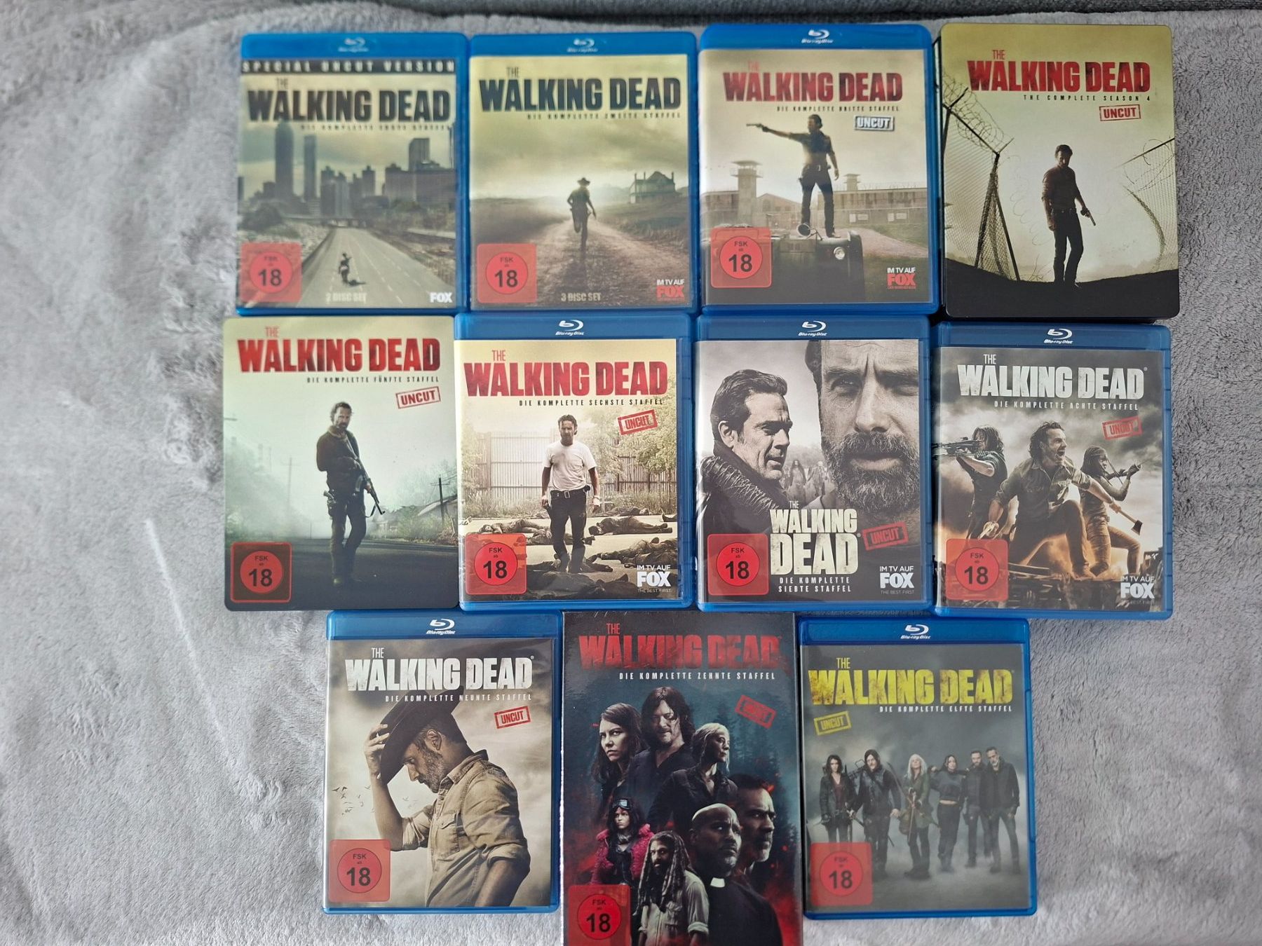 Tutti i DVDs: THE WALKING DEAD STAFFEL 1 - 11  BRs – Usato da Aesch BL venduto da Burschi59