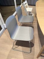 Lot de deux chaises grises MUUTO