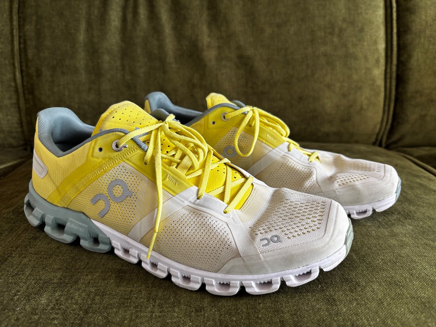 On Scarpe da uomo: On Cloudflow Laufschuhe Joggingschuhe – Usato da Herrliberg venduto da Tcardo 2