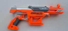 NERF Falconfire Accustrike N-Strike Elite inkl.40 Darts