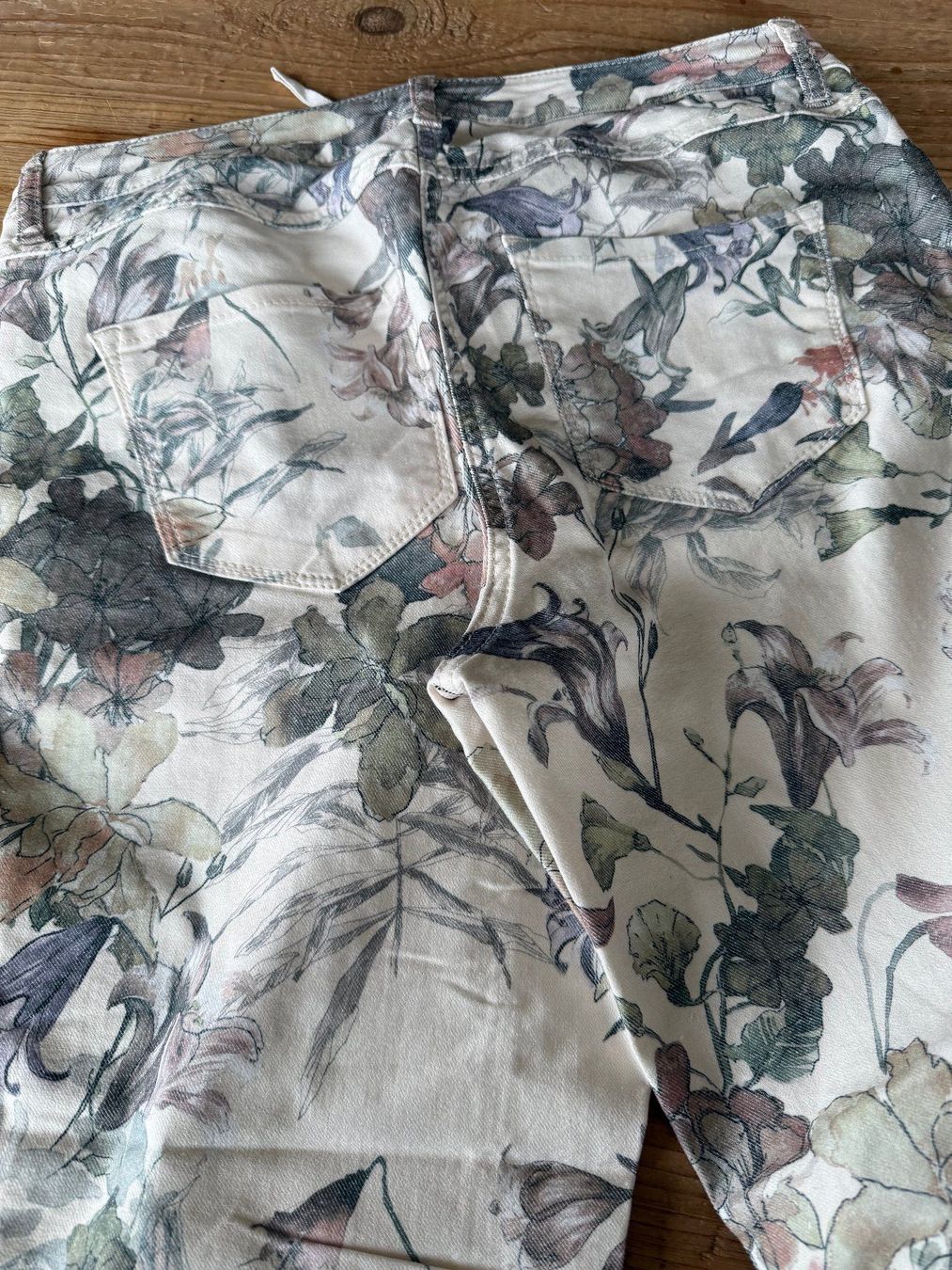 Madeleine Pantaloni: Madeleine Hose Damen Gr. 42 – Usato da Kirchdorf AG venduto da coco123 4