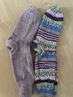 Zwei Paar Handgestrickte Socken 