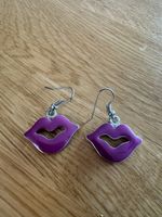 Lippen Ohrringe / Ohrhänger in Lila und Silber - ungetragen