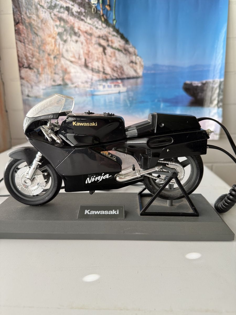Telefoni: Telefon Kawasaki – Usato da Zuzwil SG venduto da Pomy