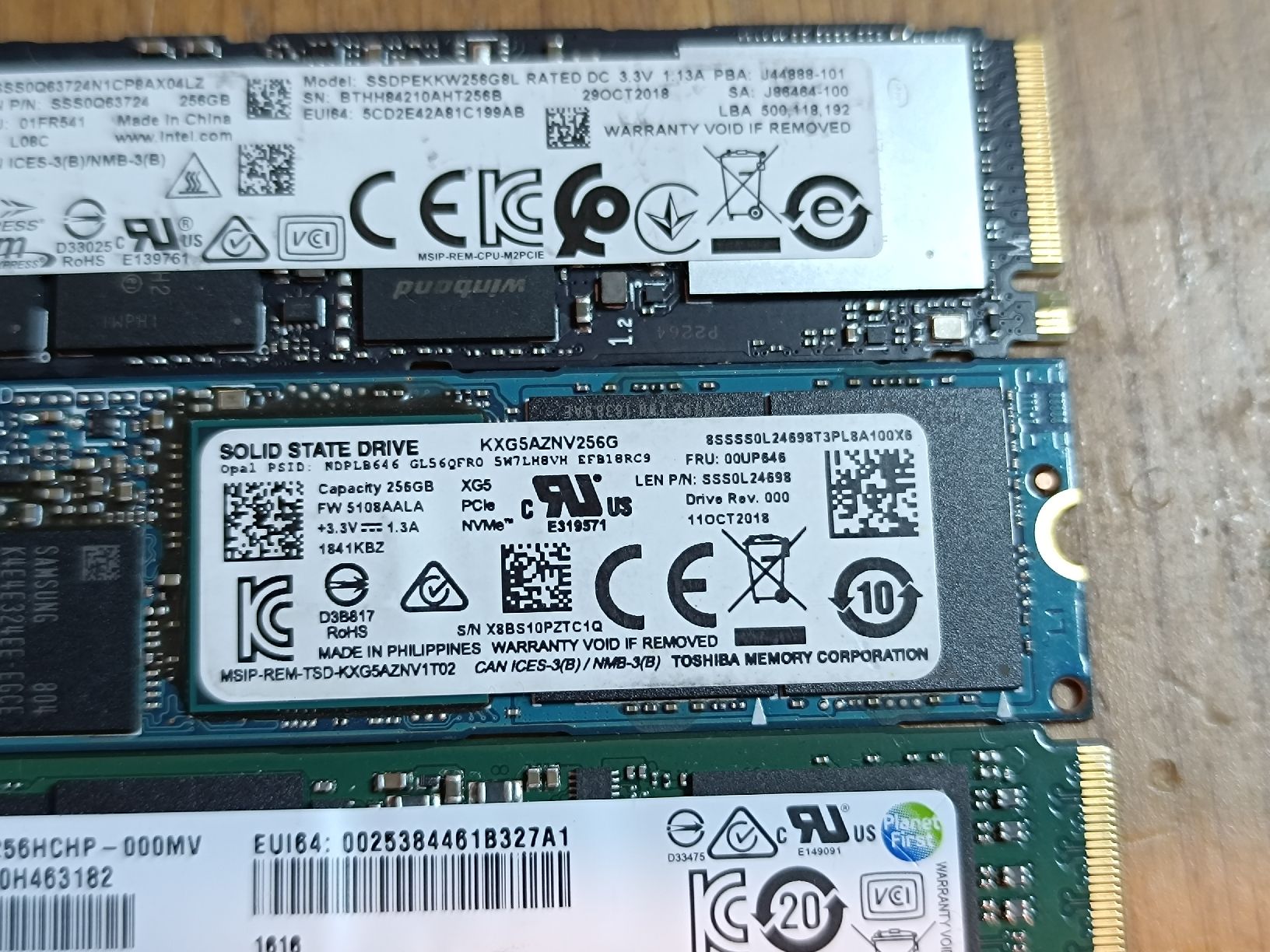 Dischi rigidi: 3x NVMe SSD M.2 de 256Gb, défectueux – Difettoso da Vucherens venduto da vihor 1