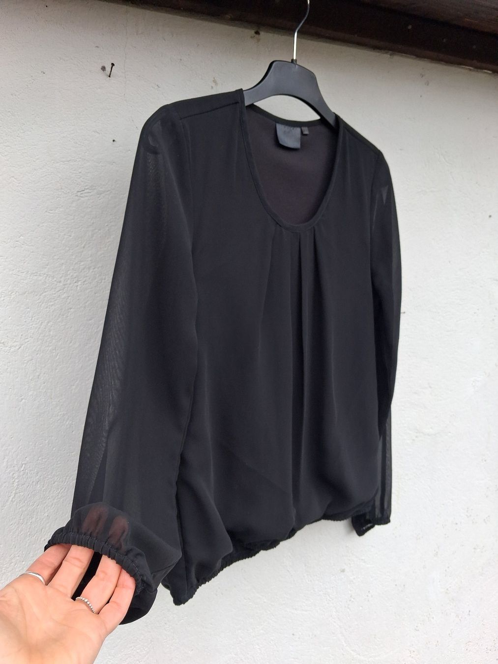 Blusen: Damen Langarmbluse schwarz halbtransparent, 36 – Gebraucht aus Wald ZH von e8e 2