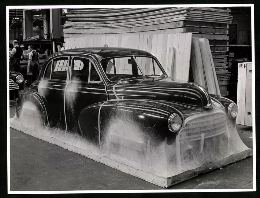 Fotografie &  Plakate: Fotografie Morris Minor, wird im Werk zu – Gebraucht aus Berlin von bartko-reher