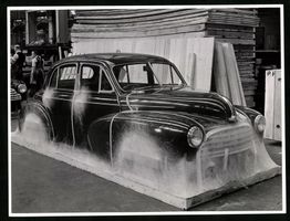 Fotografie Morris Minor, wird im Werk zu