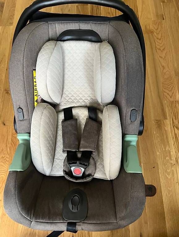 Seggiolini per auto: ABC Design Autositz inkl. Isofix-Basis. 
Der Sitz ist  – Usato da Büsserach venduto da JackieS.