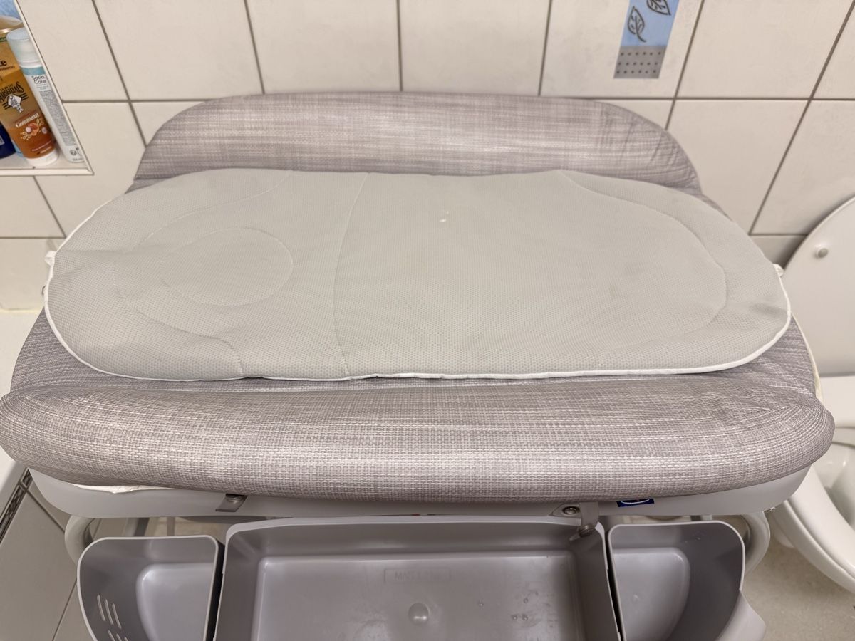 Chicco Baignoires: Baignoire/ table à langer sur pied chicco – D'occasion à Vallorbe par nde_77k6 2