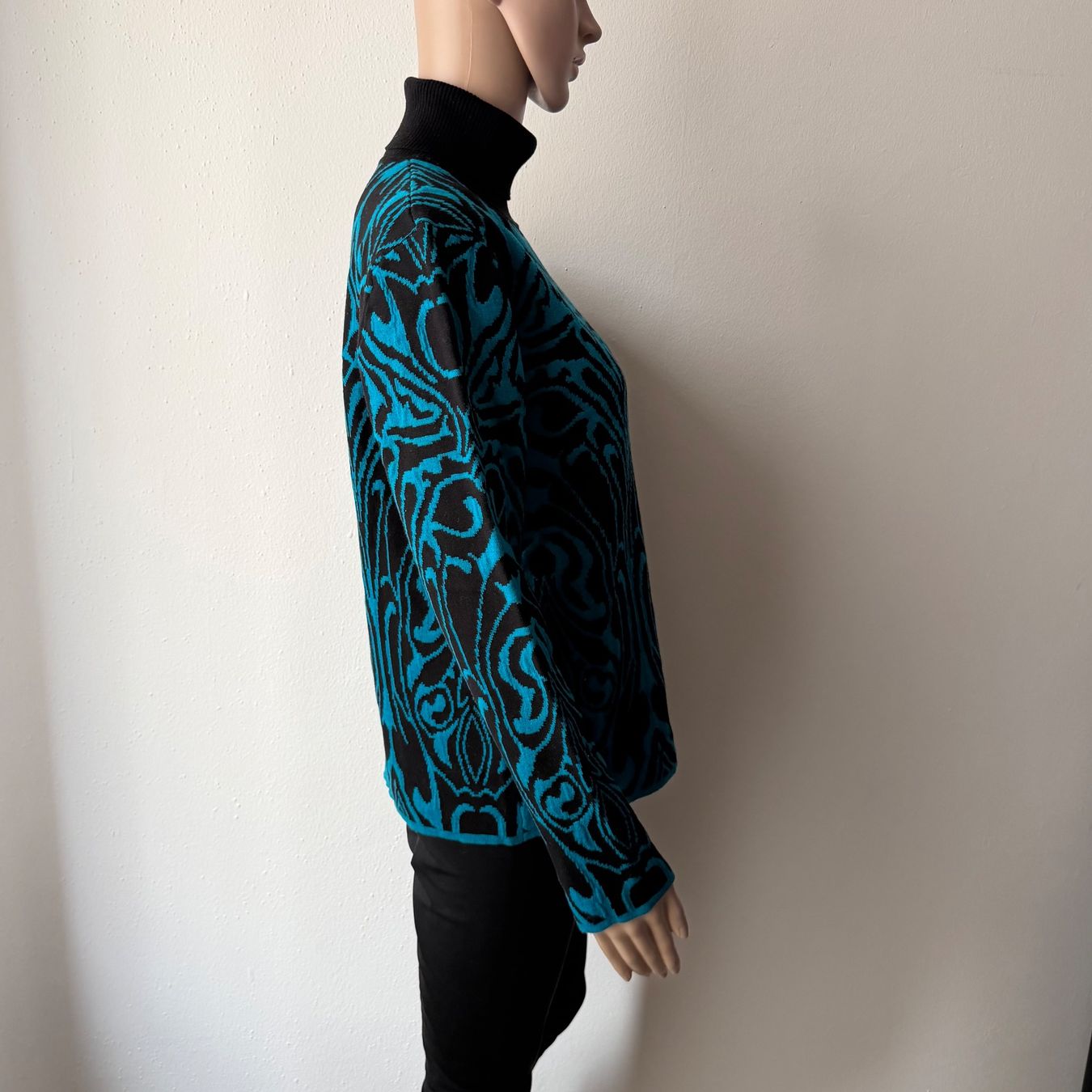 Pullover & Sweatshirts: Rollkragenpullover, auffälliges Muster, Grösse M – Gebraucht aus Zürich von ClosetQueen 6