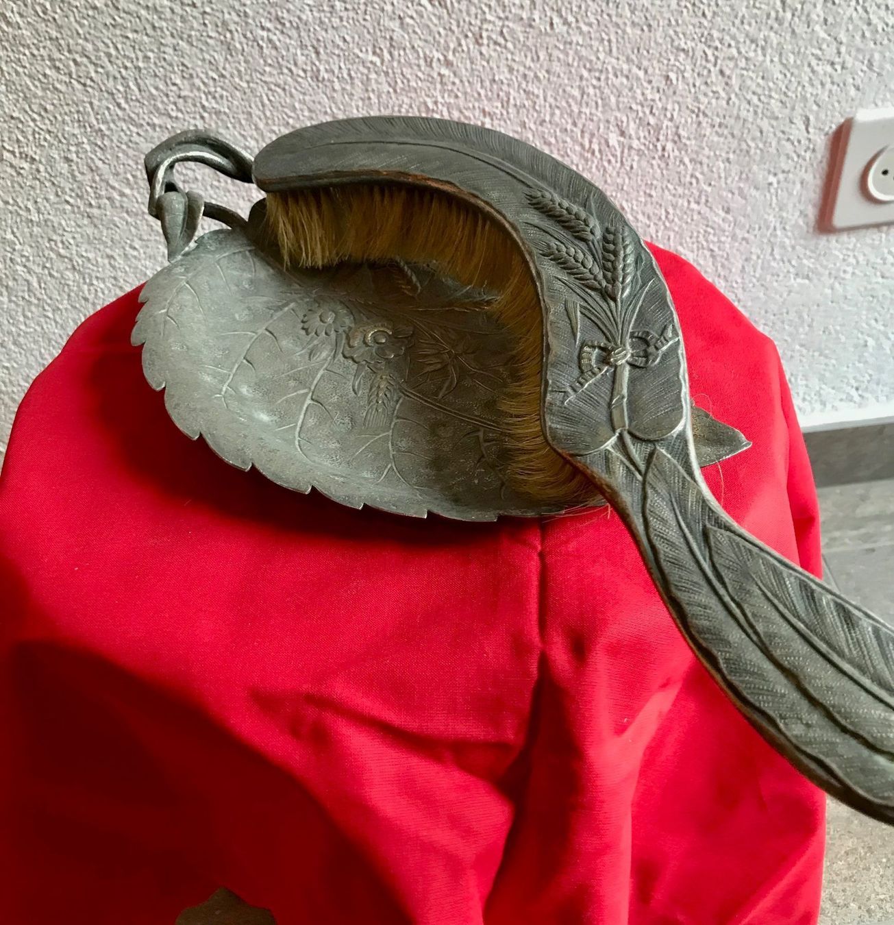 Altro per la casa: ANCIEN RAMASSE MIETTES – Usato da Losone venduto da courrier