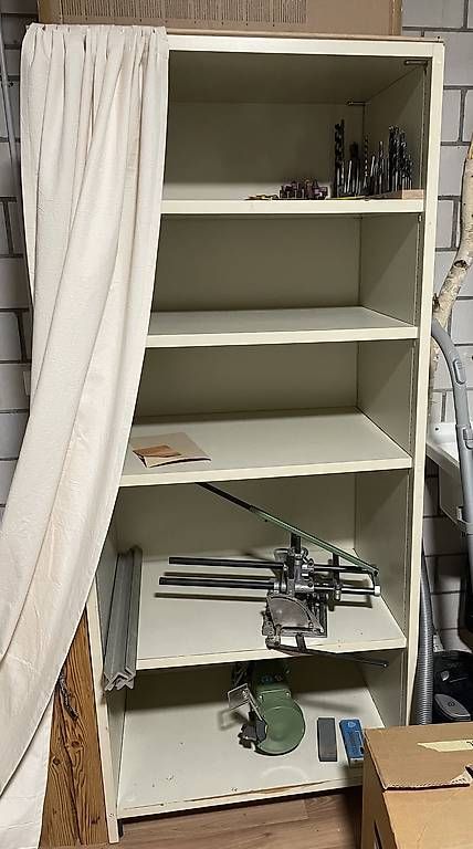 Regale: Massives Regal – Gebraucht aus Gachnang von ch.m