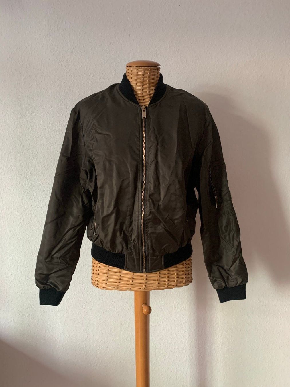 Zara Giacche: ZARA - Bomberjacke olivgrün S – Usato da Zürich venduto da Diazaio