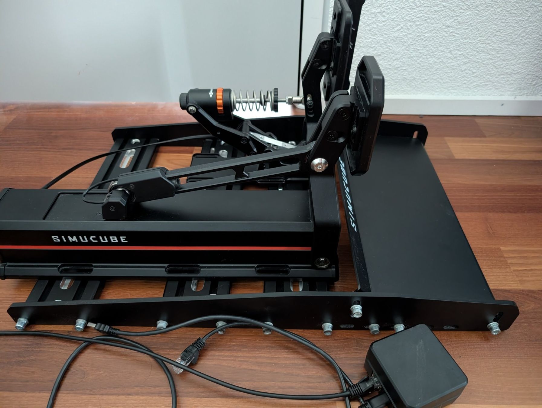 Simucube Controller: Simucube ActivePedal Pro mit Passiv Gaspedal & Baseplate – Usato da Winterthur venduto da ric_jp7p 1