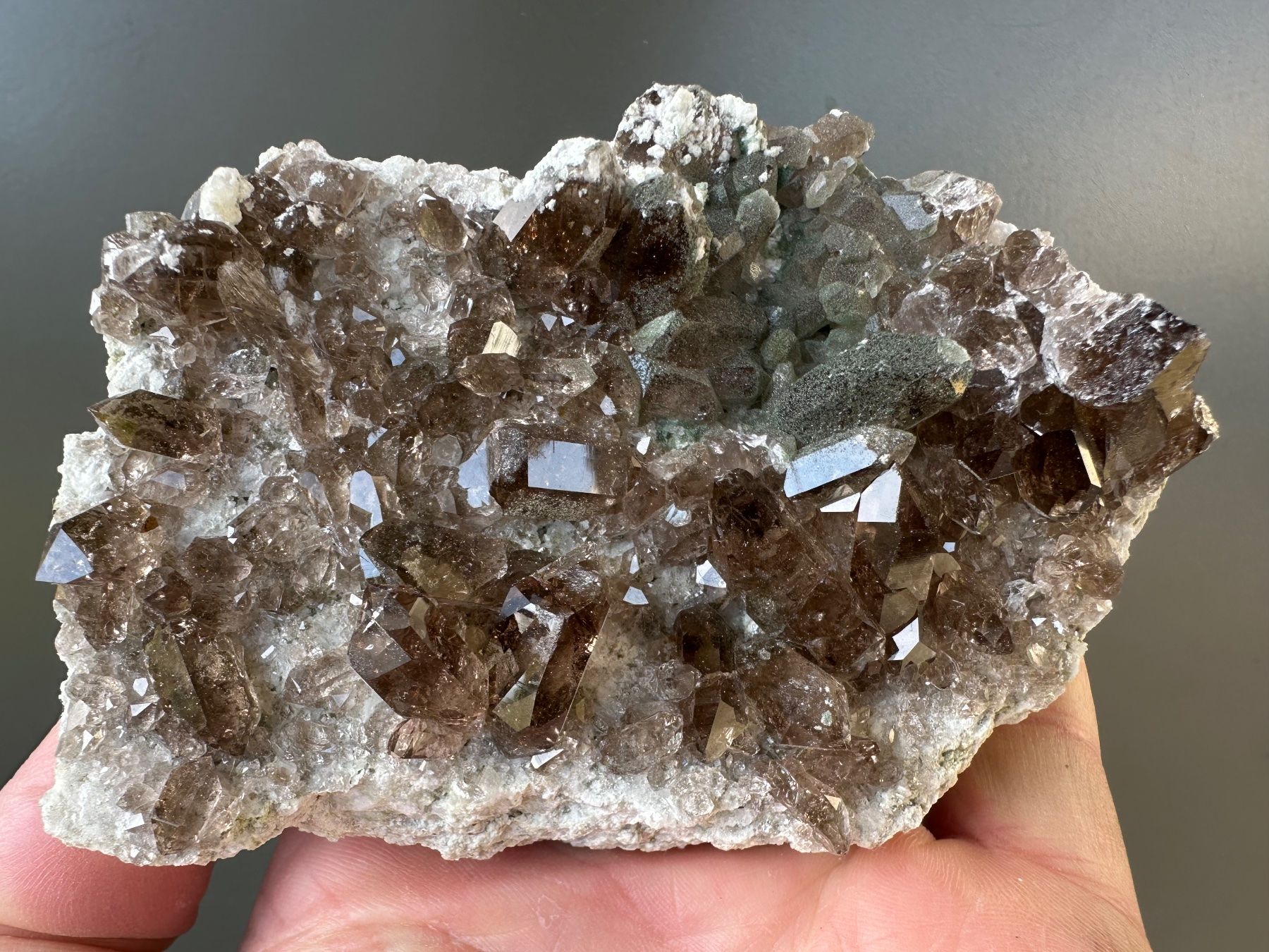 Minerali & Pietre curative: Rauchquarz Val Cavardiras – Usato da Oberuzwil venduto da Crystall0