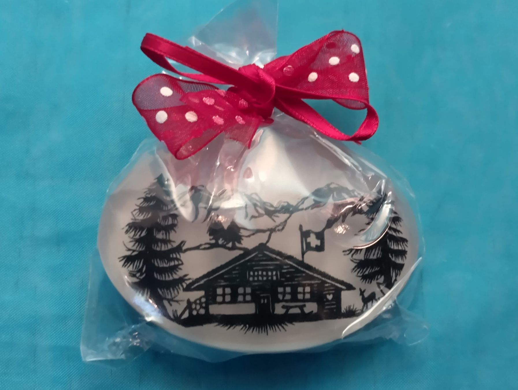 Doccia: Seife von Esther Gerber mit Scherenschnitt, 58g – Nuovo e nell'imballaggio originale da Bellach venduto da JingleCherry 2