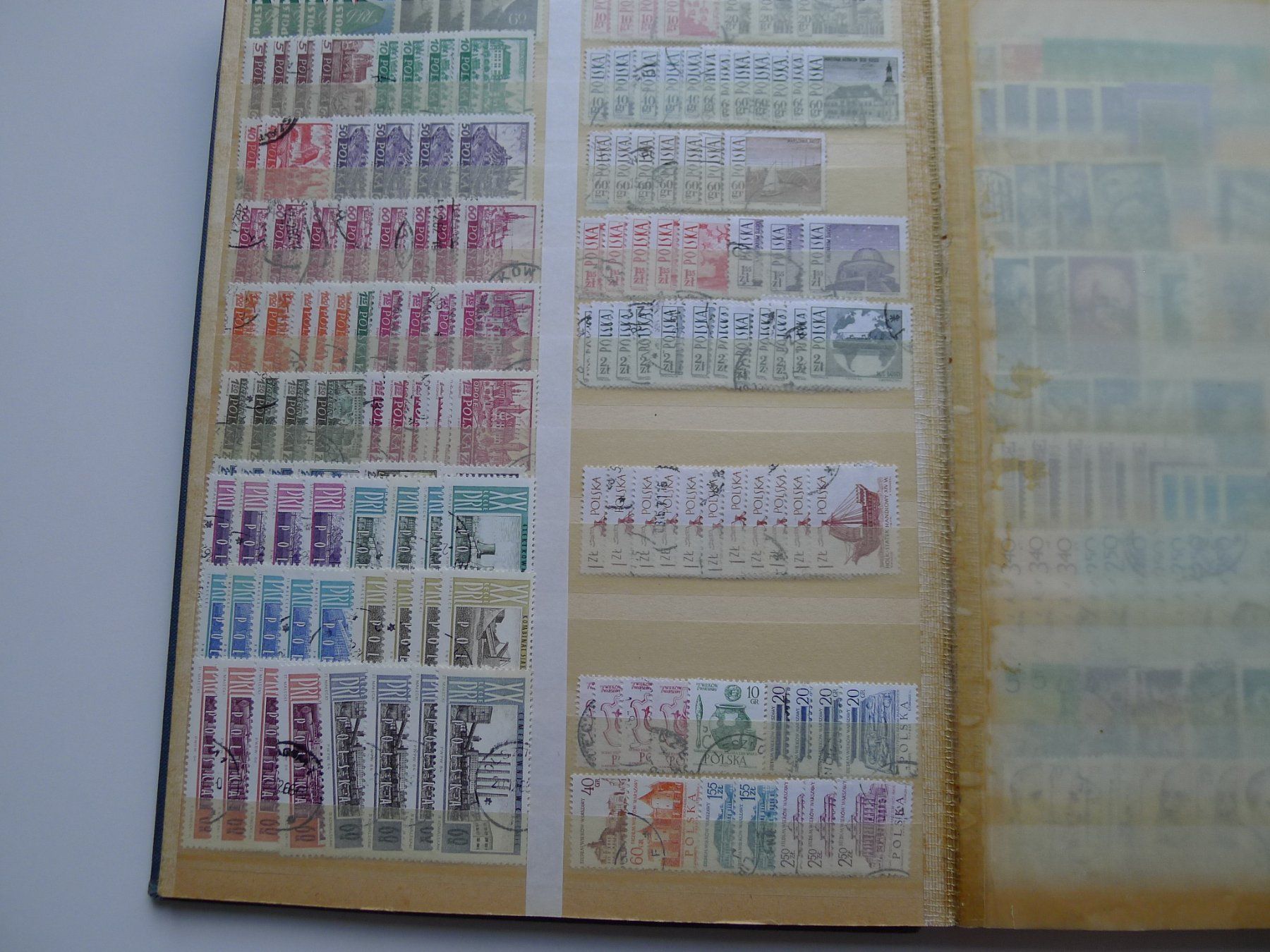 Tutti i francobolli: 2 Alben mit Ausland Briefmarken – Usato da Dagmersellen venduto da q1w2e3r4 6