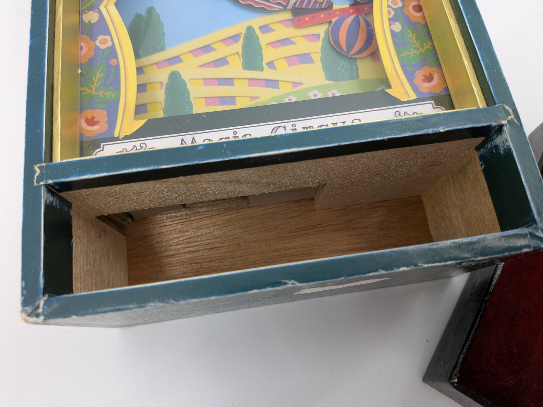 Spieldosen: Musikdose Magic Circus Japan – Gebraucht aus Emmen von magelan 9