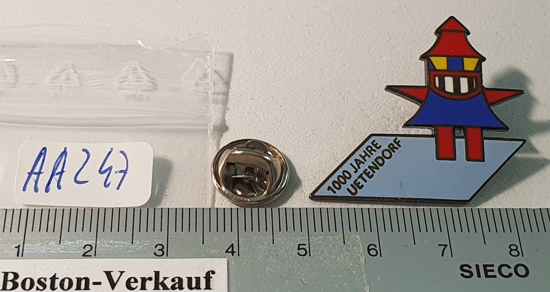 Placchette & Badge: AA247 - Pin 1000 Jahre Uetendorf – Usato da Reinach BL venduto da Boston-Verkauf 1